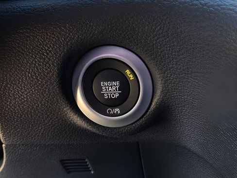 New 2026 Chrysler Pacifica Select image 10