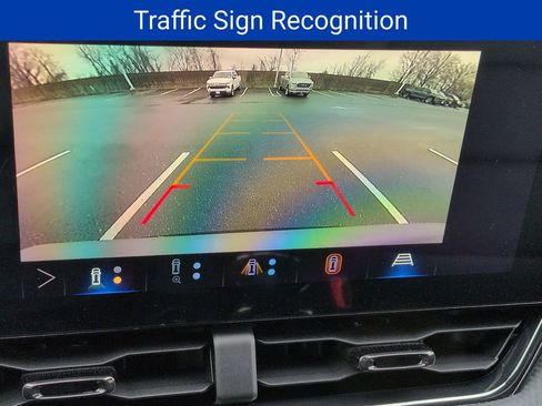 New 2026 Chevrolet Equinox RS w/ Convenience Package III AWD/4WD image 17