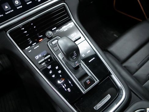 Certified 2022 Porsche Panamera Platinum Edition image 21
