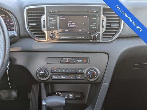 Used 2019 Kia Sportage LX AWD/4WD image 18