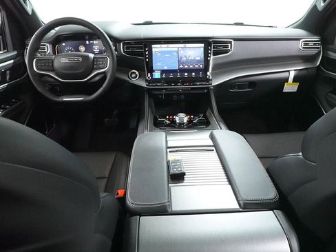 New 2026 Jeep Grand Wagoneer Limited AWD/4WD image 9
