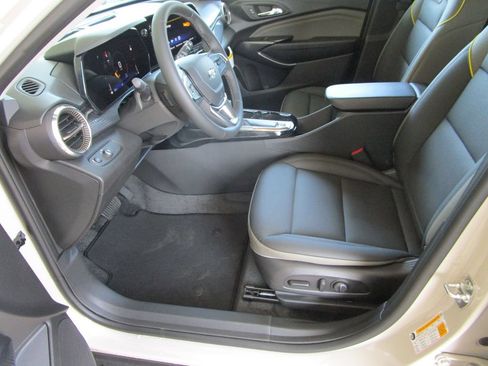 New 2026 Chevrolet Trax ACTIV w/ Driver Confidence Package FWD image 21