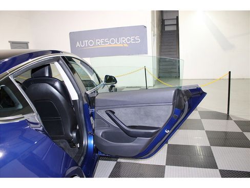 Used 2017 Tesla Model 3 Standard Range image 21