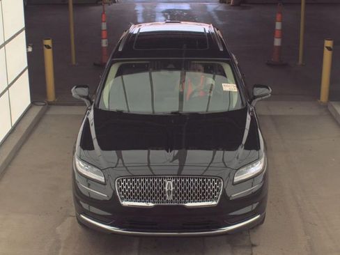 Used 2023 Lincoln Nautilus Reserve AWD/4WD image 2