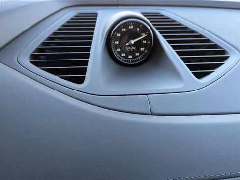 Used 2025 Porsche Macan Electric image 21