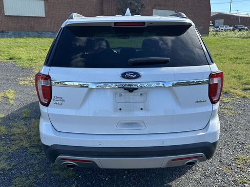 Used 2016 Ford Explorer XLT w/ Equipment Group 202A AWD/4WD image 7
