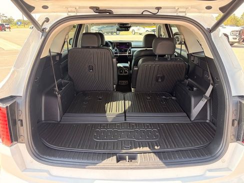 Used 2022 Kia Sorento EX w/ Panoramic Sunroof Package FWD image 13