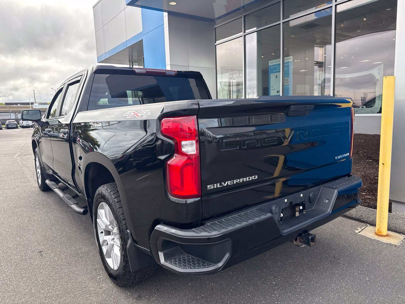 Used 2021 Chevrolet Silverado 1500 Custom w/ Safety Confidence Package AWD/4WD image 8