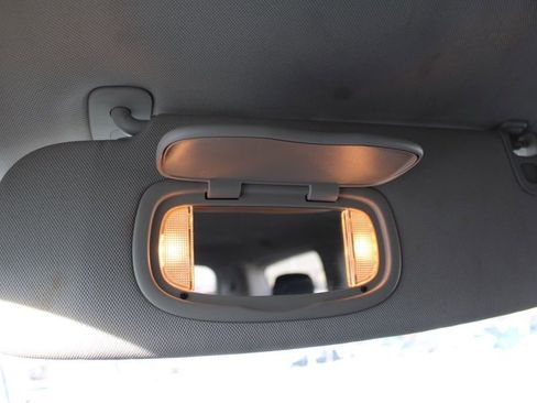 Used 2023 Chrysler Pacifica Touring-L image 44