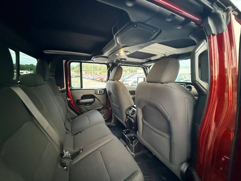 Used 2021 Jeep Gladiator Sport AWD/4WD image 17