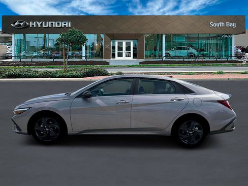 New 2026 Hyundai Elantra SEL Sport image 3