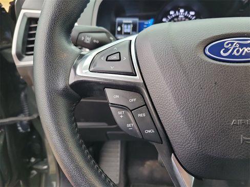 Used 2024 Ford Edge SEL image 17