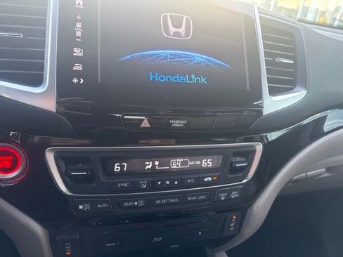 Used 2017 Honda Pilot Touring image 18