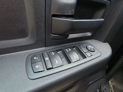 Used 2017 RAM 1500 Express w/ Black Ram 1500 Express Group image 12