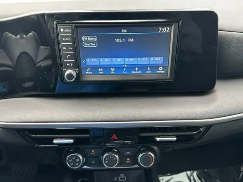 Used 2025 Nissan Kicks S AWD/4WD image 31