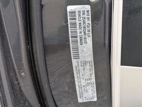 Used 2022 Chrysler Pacifica Touring-L image 15