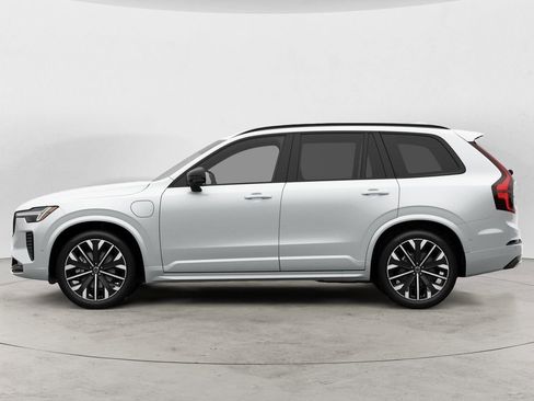 New 2026 Volvo XC90 T8 Ultra w/ Lounge Package image 3