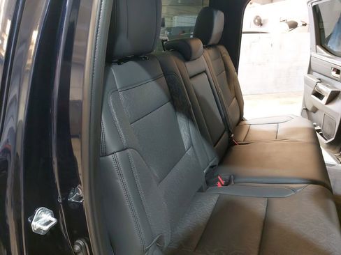 Used 2025 Toyota Tundra Limited AWD/4WD image 12