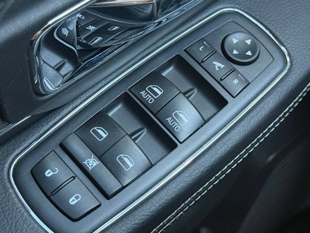 Used 2019 RAM 1500 Laramie RWD image 21