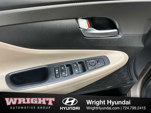 Used 2019 Hyundai Santa Fe SE image 10