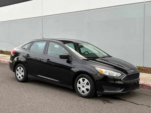 Used 2018 Ford Focus S FWD image 8