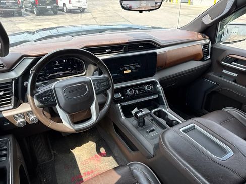 Used 2022 GMC Sierra 1500 Denali w/ Technology Package AWD/4WD image 12