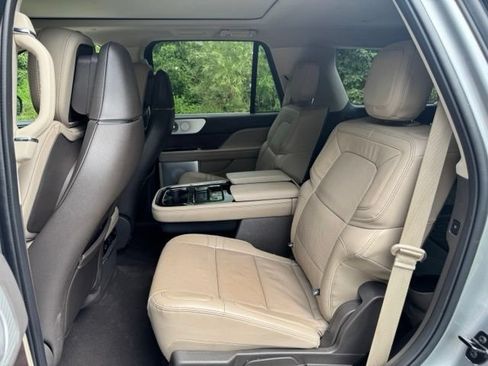 Used 2023 Lincoln Navigator Reserve AWD/4WD image 13