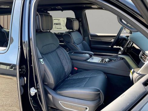 New 2026 Jeep Grand Wagoneer Summit AWD/4WD image 24
