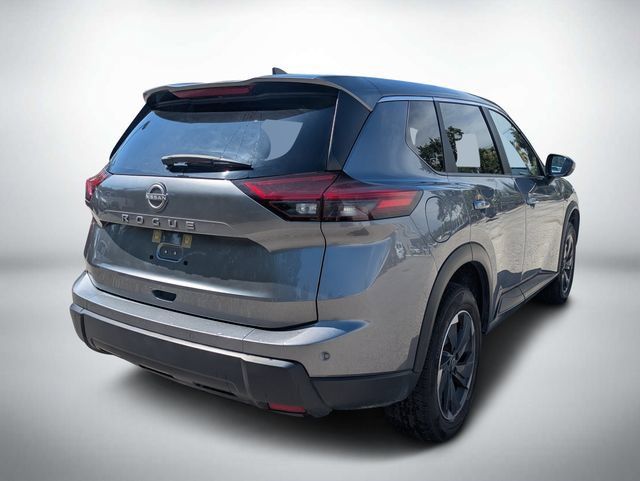 Used 2025 Nissan Rogue SV FWD image 4