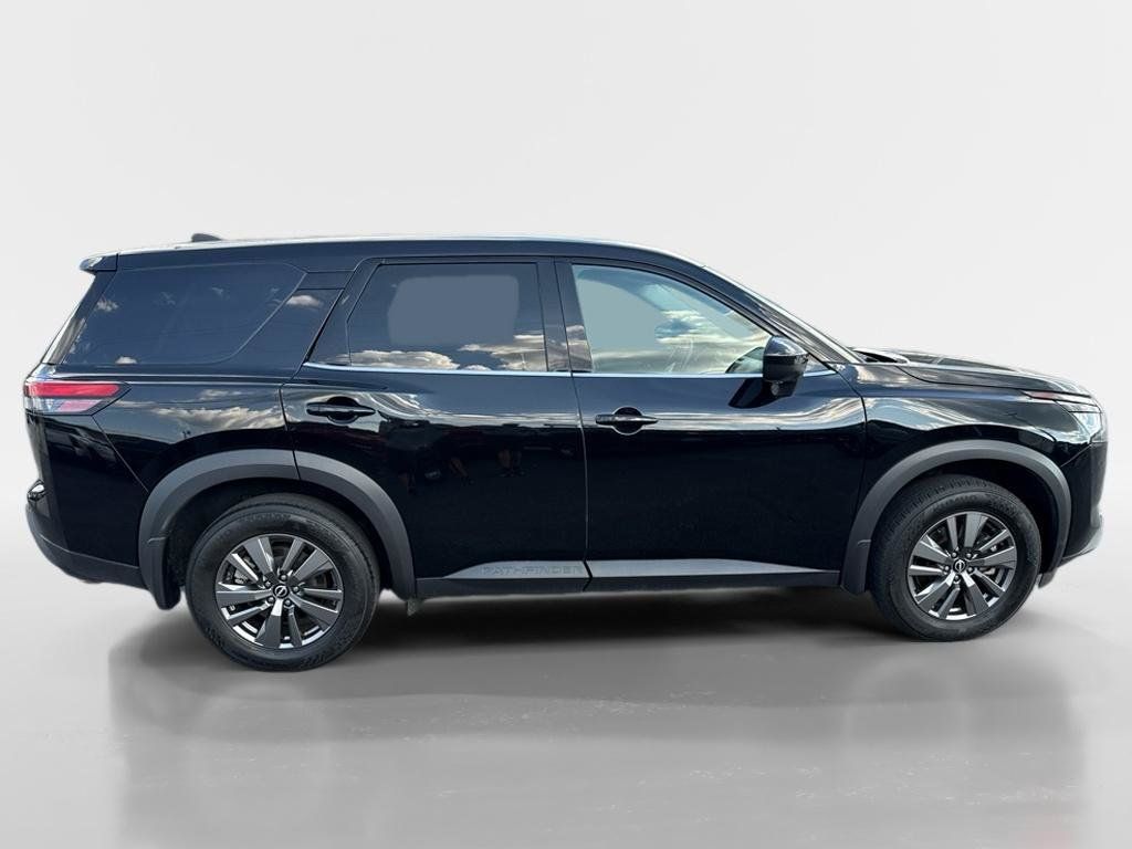 Used 2024 Nissan Pathfinder S FWD image 6