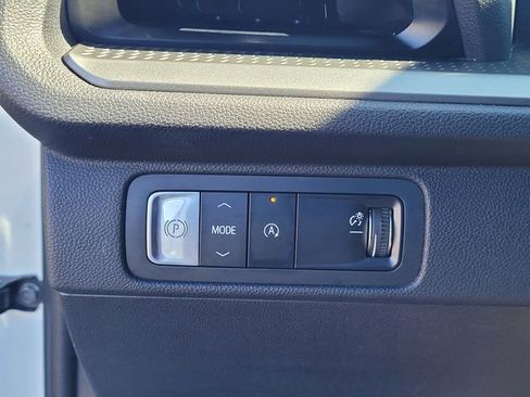 Used 2024 Chevrolet Traverse LT FWD image 24