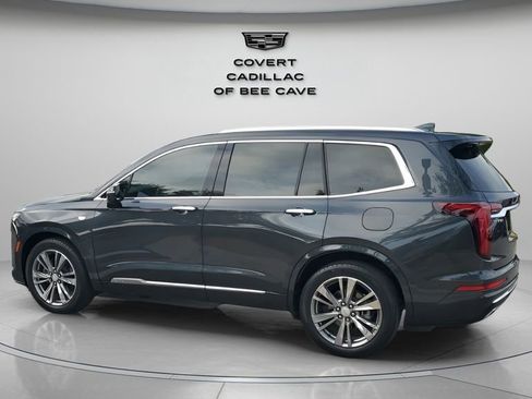 Used 2022 Cadillac XT6 Premium Luxury image 6