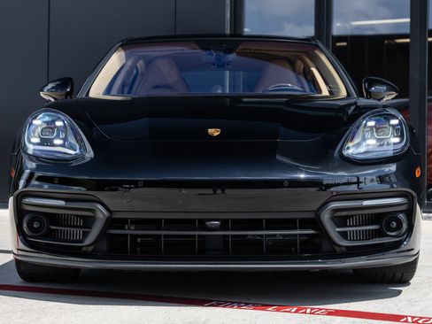 Certified 2023 Porsche Panamera 4 Platinum Edition AWD/4WD image 8