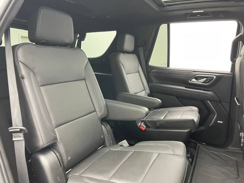 Used 2022 Chevrolet Tahoe Z71 w/ Z71 Off-Road Package AWD/4WD image 41