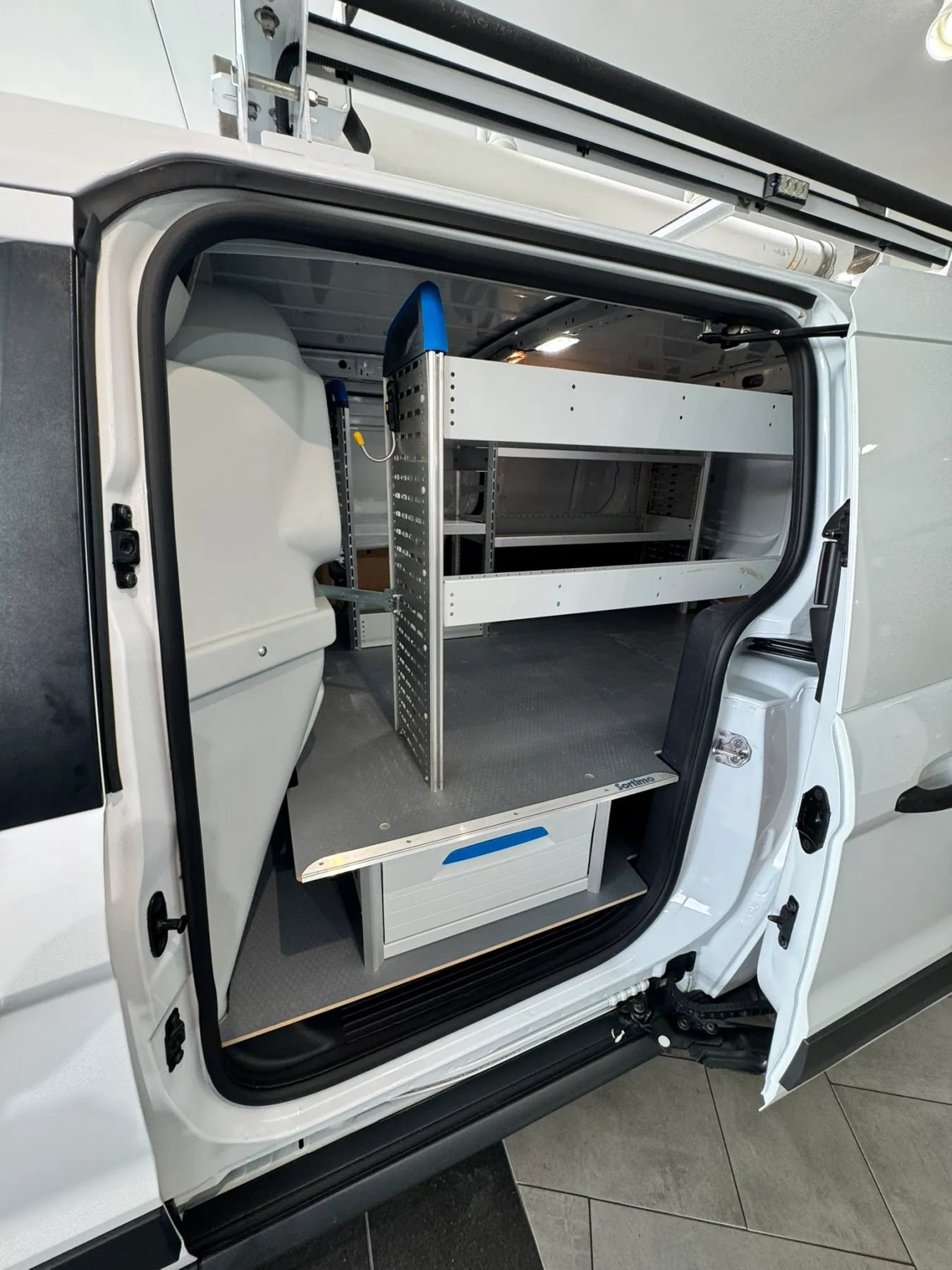 Used 2014 Ford Transit Connect XL FWD image 27