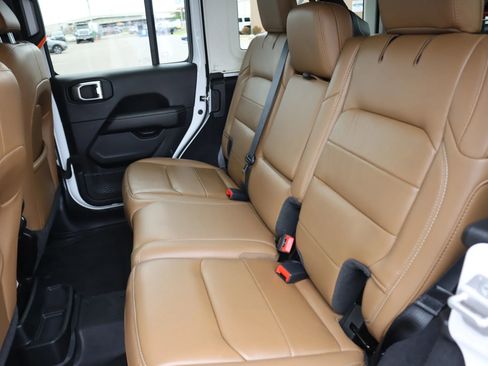 Used 2021 Jeep Wrangler Unlimited Sahara image 22