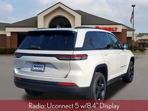 Used 2024 Jeep Grand Cherokee Altitude AWD/4WD image 4