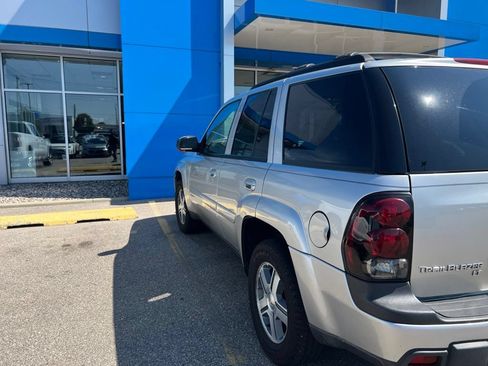 Used 2005 Chevrolet TrailBlazer LT AWD/4WD image 6