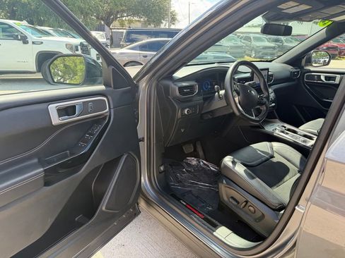 Used 2022 Ford Explorer ST AWD/4WD image 15