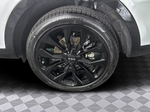Used 2023 Kia Sorento SX image 35