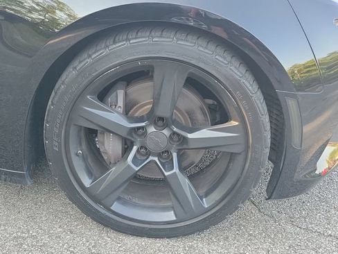 Used 2017 Chevrolet Camaro SS RWD image 4