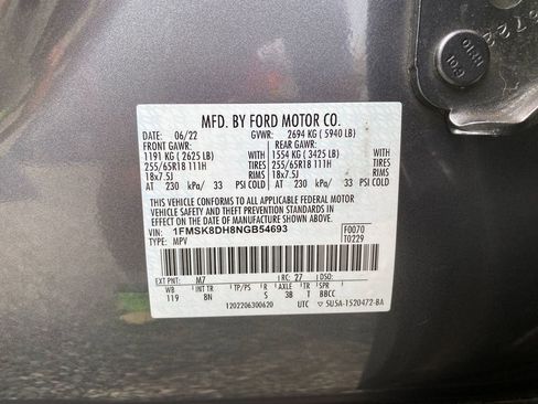 Used 2022 Ford Explorer XLT image 33