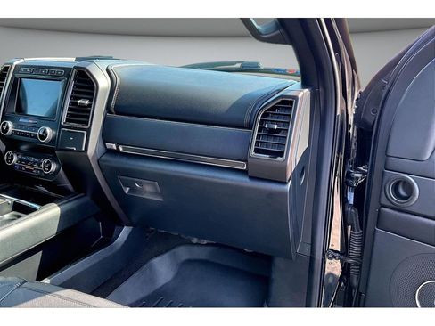 Used 2020 Ford Expedition Limited w/ Equipment Group 302A AWD/4WD image 17