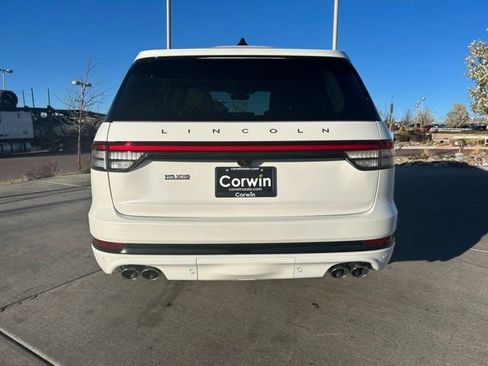 Used 2025 Lincoln Aviator AWD w/ Jet Appearance Package image 8