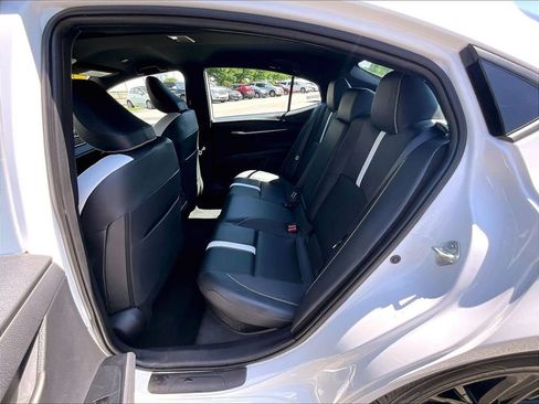 Used 2025 Toyota Camry SE FWD image 15