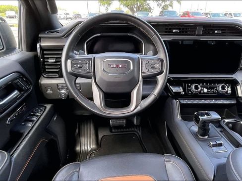 Used 2023 GMC Sierra 1500 AT4 w/ AT4 Premium Package AWD/4WD image 8