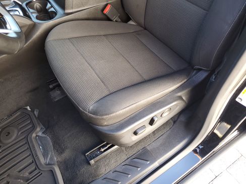 Used 2024 Chevrolet Colorado LT w/ LT Convenience Package II image 19