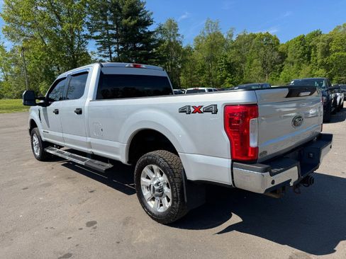 Used 2017 Ford F250 XLT w/ XLT Value Package AWD/4WD image 3