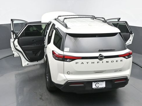 Used 2023 Nissan Pathfinder SV image 64