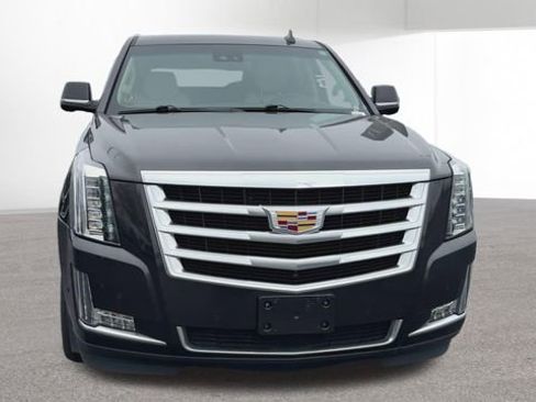 Used 2018 Cadillac Escalade Premium Luxury AWD/4WD image 3